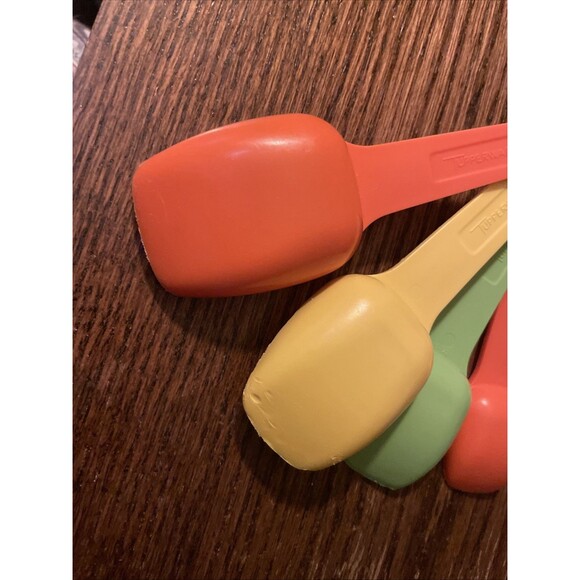 Vtg Tupperware Nesting Measuring Spoons Set of 7 Plus D Ring Yellow Green Yellow - Picture 7 of 10